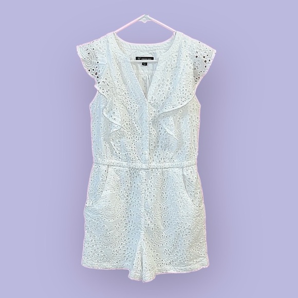 INC white eyelet romper shorts
with stretch waist button front ruffle details M - Picture 3 of 13